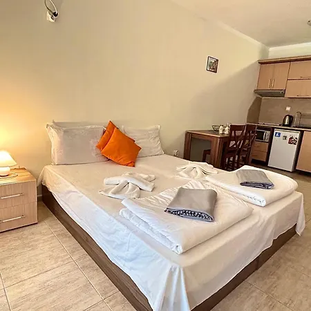 Utopia Apartment *